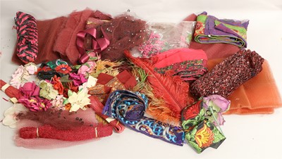 Lot 2282 - Assorted 20th Century Millinery and...