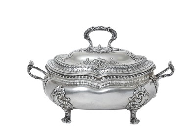 Lot 2014 - A George III Silver Soup-Tureen and Cover