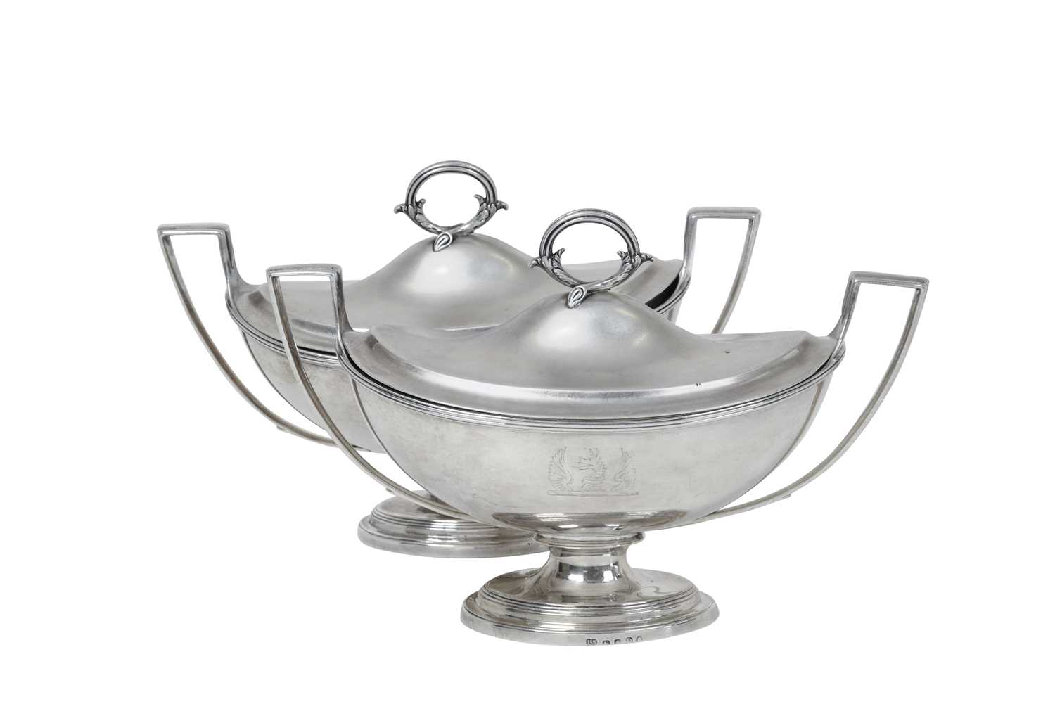 Lot 2019 - A Pair of George III Silver Sauce-Tureens and Covers