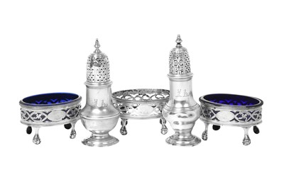 Lot 305 - A Set of Three George III Silver Salt-Cellars