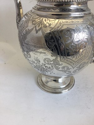Lot 2083 - A Victorian Silver Teapot