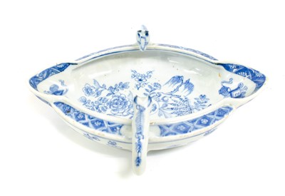 Lot 181 - ~ A Chinese Porcelain Double-Lipped Sauceboat,...