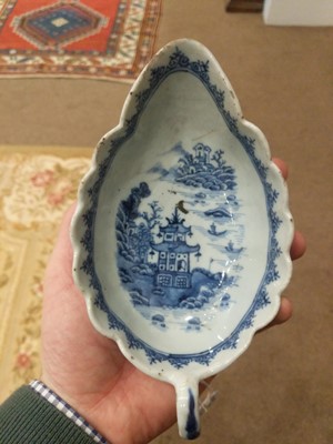 Lot 181 - ~ A Chinese Porcelain Double-Lipped Sauceboat,...