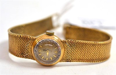 Lot 139 - A 9ct gold lady's Omega wristwatch