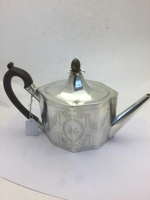 Lot 2028 - A George III Silver Teapot