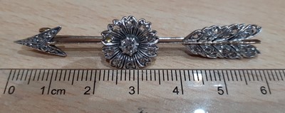 Lot 2129 - A Late Victorian Diamond Arrow Brooch the...