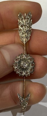 Lot 2129 - A Late Victorian Diamond Arrow Brooch the...