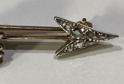 Lot 2129 - A Late Victorian Diamond Arrow Brooch the...