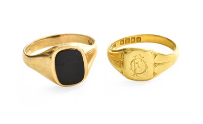 Lot 348 - An 18 Carat Gold Signet Ring, finger size M;...