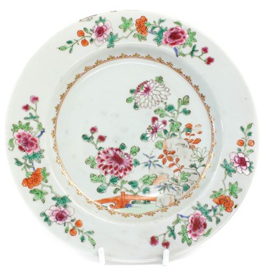 Lot 163 - ~ A Chinese Porcelain Octagonal Plate,...