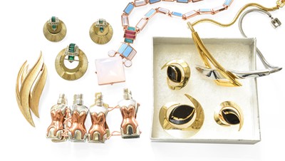 Lot 1008 - A Small Quantity of Costume Jewellery,...