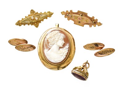 Lot 419 - A Cameo Brooch/Pendant, in a 9 carat gold...