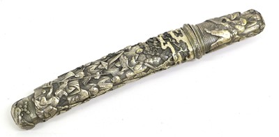 Lot 140 - A Copy of a Japanese Tanto Dagger, the hilt...