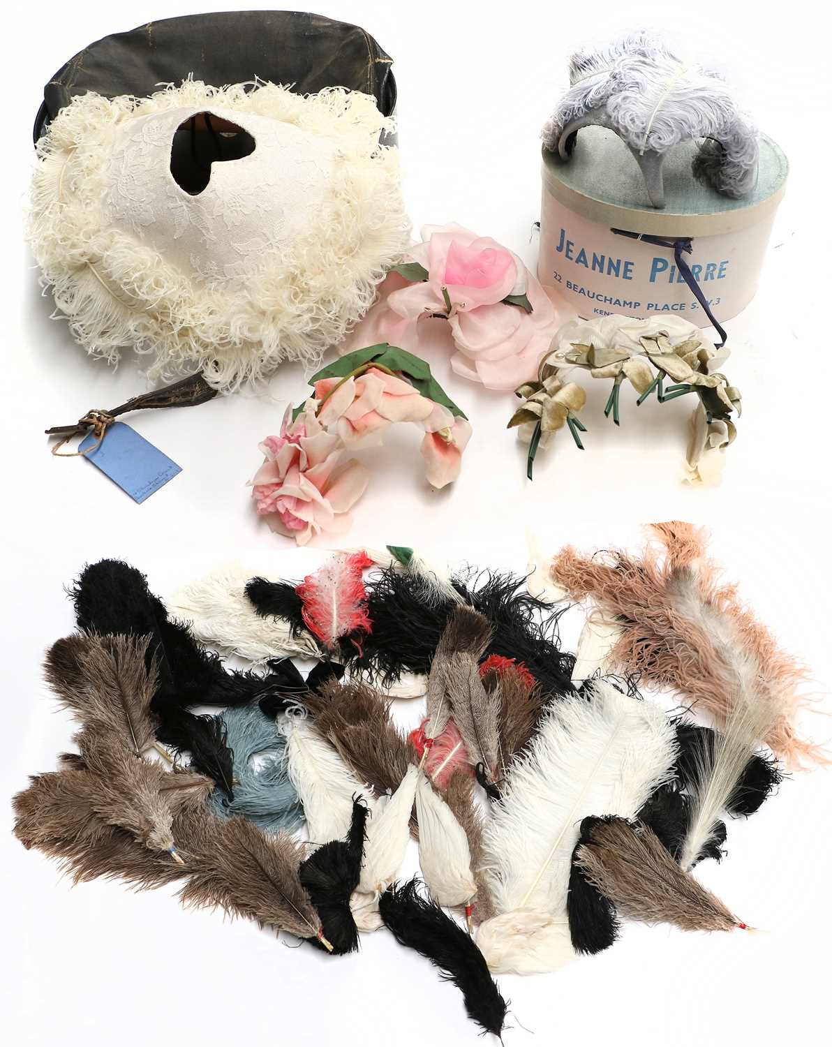 Lot 2103 - Assorted Early 20th Century Millinery and...