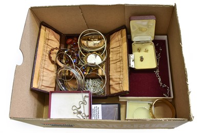 Lot 479 - A Quantity of Jewellery, including a cameo...