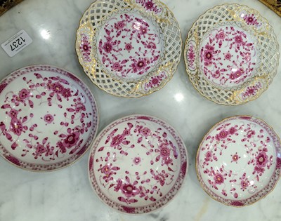 Lot 162 - A Group of Meissen Porcelain, early 20th...