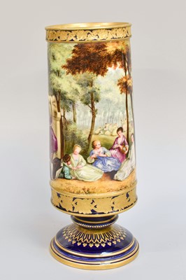 Lot 135 - An English Porcelain Pedestal Vase, 19th...
