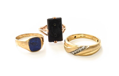 Lot 364 - A 9 Carat Gold Lapis Lazuli Intaglio Signet...