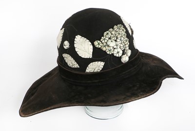 Lot 2273 - Early 20th Century Hats comprising an...