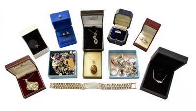 Lot 539 - A Quantity of Costume Jewellery, including...