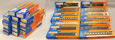 Lot 4354 - Roco HO Gauge A Collection Of Coaches