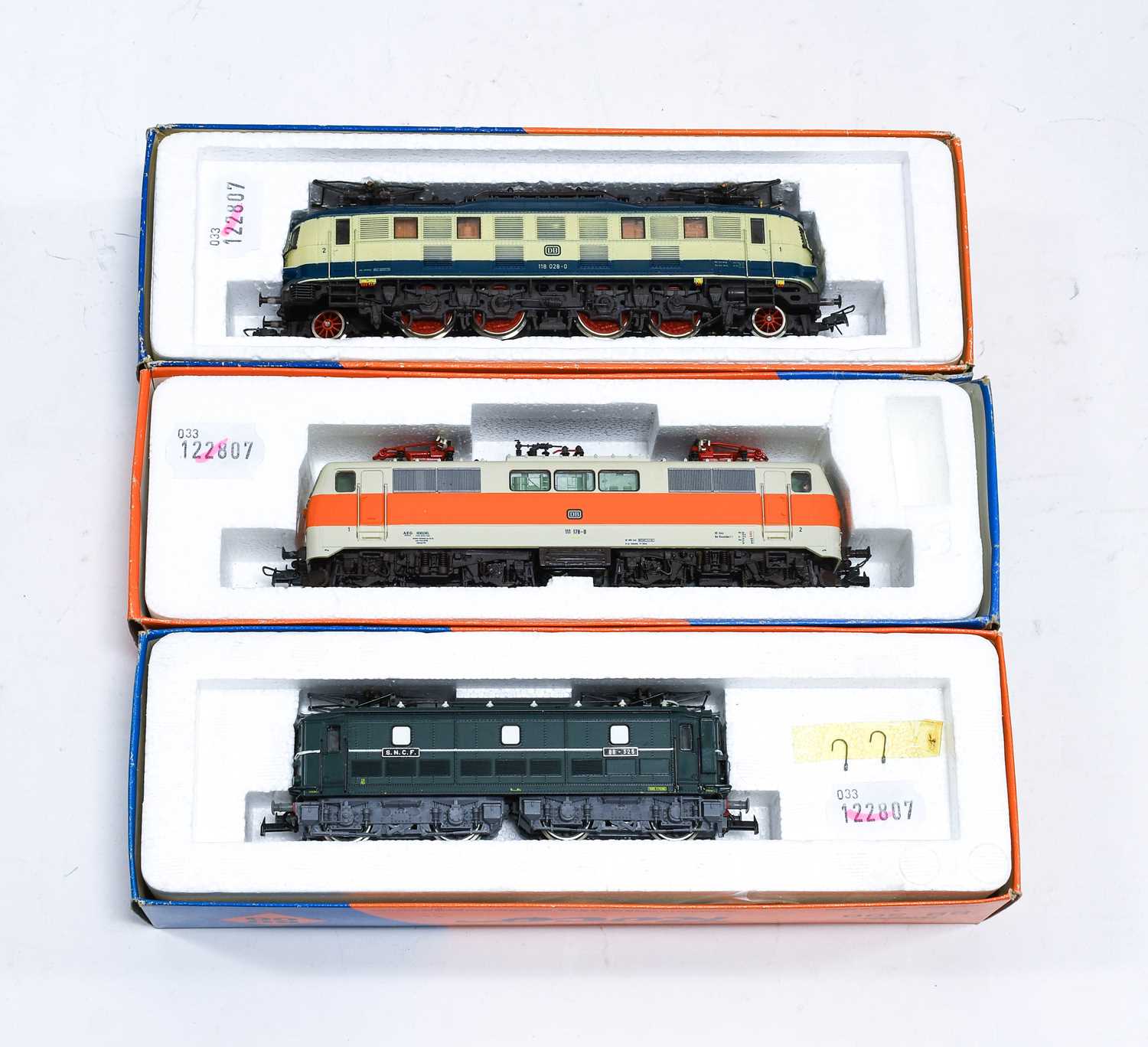 Lot 4371 - Roco HO Gauge Three Pantograph Locomotives