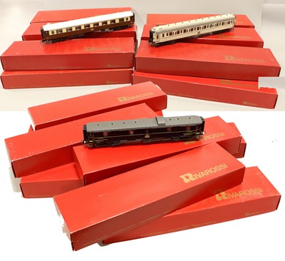 Lot 4335 - Rivarossi HO Gauge Continental Outline Coaches