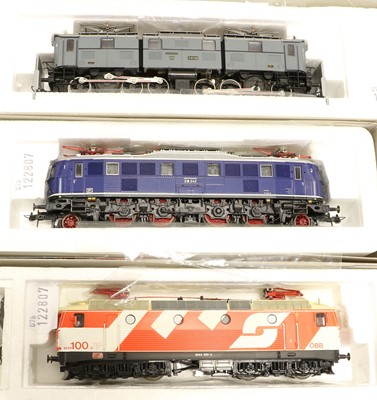 Lot 4372 - Roco HO Gauge Three Pantograph Locomotives