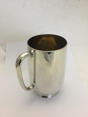 Lot 2270 - A Chinese Export Silver Mug