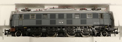 Lot 4394 - Roco Museum Edition HO Gauge E18 08 DR Pantograph Locomotive