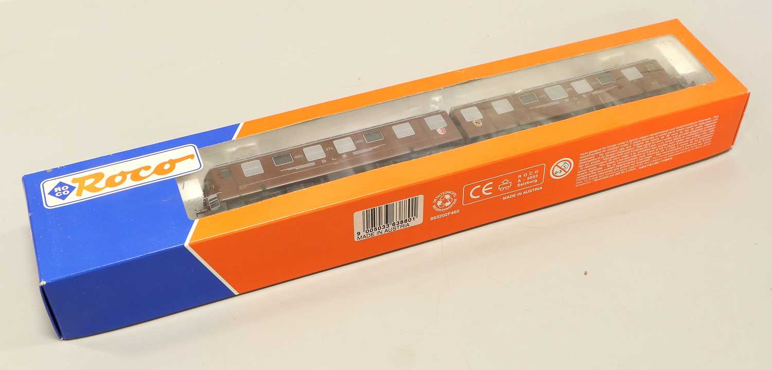 Lot 4348 - Roco HO Gauge 63880 SBB Ae8/8 BLS Twin
