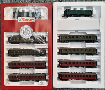 Lot 4342 - Roco HO Gauge 43025 KPEV (Epoch I) Passenger Set