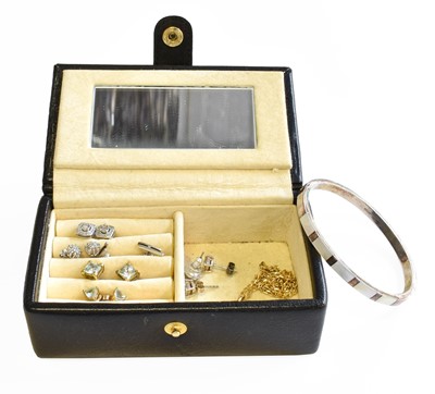 Lot 513 - A Small Quantity of Jewellery, comprising of a...