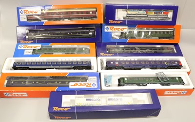 Lot 4391 - Roco HO Gauge Various Coaches