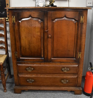 Lot 1358 - A Titchmarsh & Goodwin Oak Entertainment...