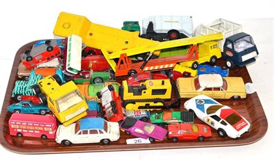 Lot 26 - Assorted toy cars and trucks (on one tray)