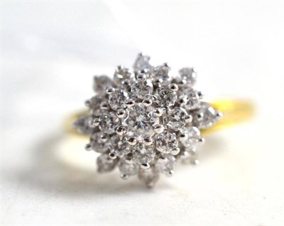 Lot 48 - An 18ct gold diamond cluster ring