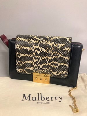 Lot 1022 - Circa 2022 Mulberry Pembroke Shoulder Bag, in...