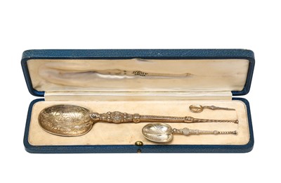 Lot 40 - A George V Silver-Gilt Copy of the Anointing Spoon