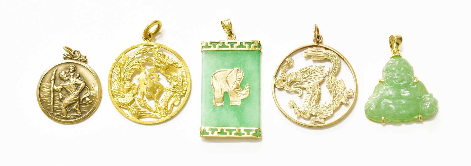 Lot 88 - A 14 Carat Gold Jade Pendant, depicting a...