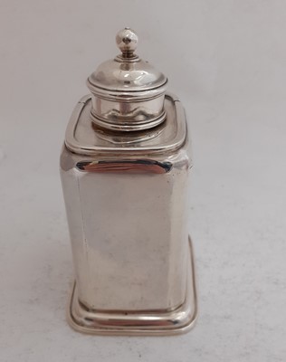 Lot 2001 - A Queen Anne Silver Tea-Caddy