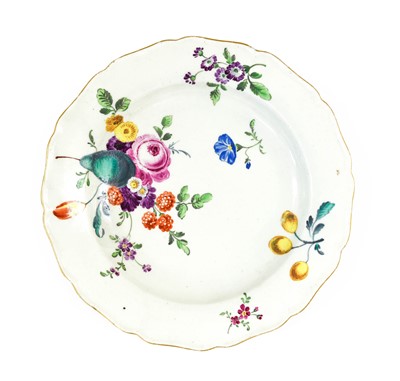 Lot 89 - A Worcester Porcelain Plate, decorated in the...