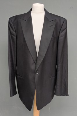 Lot 1069 - Gents Harrods Wool and Silk Mix Dinner Suit,...