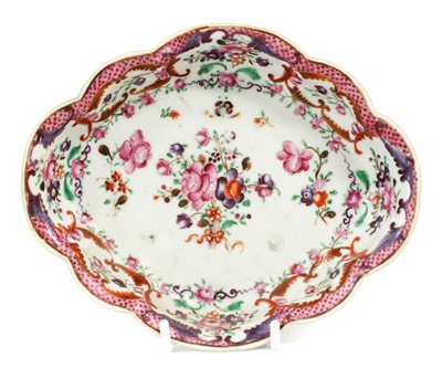 Lot 166 - ~ A Chinese Porcelain Plate, Qianlong, painted...