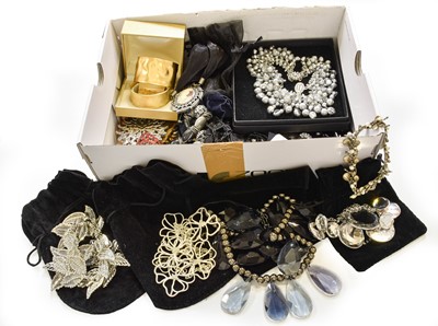 Lot 443 - A Quantity of Jewellery, including a...