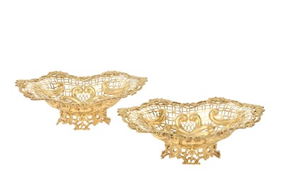 Lot 2105 - A Pair of Victorian Scottish Silver-Gilt Bowls