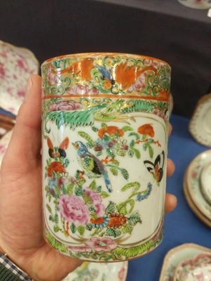 Lot 171 - A Cantonese Porcelain Circular Box and Cover,...