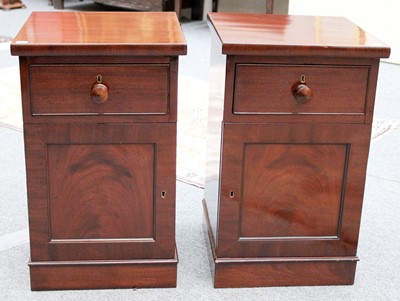 Lot 1091 - A Pair of Georgian Style Mahogany Bedside...