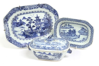 Lot 175 - ~A Chinese Porcelain Tureen and Cover,...