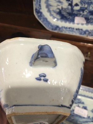 Lot 175 - ~A Chinese Porcelain Tureen and Cover,...